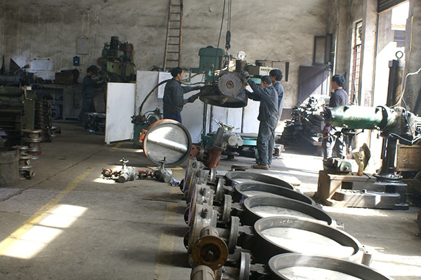 Soft seal butterfly valve production workshop