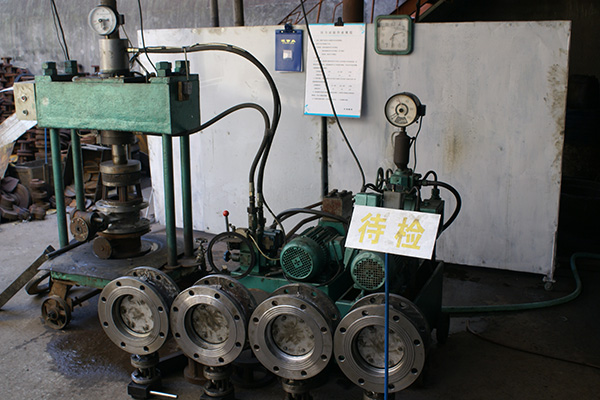 Rubber lined butterfly valve production workshop